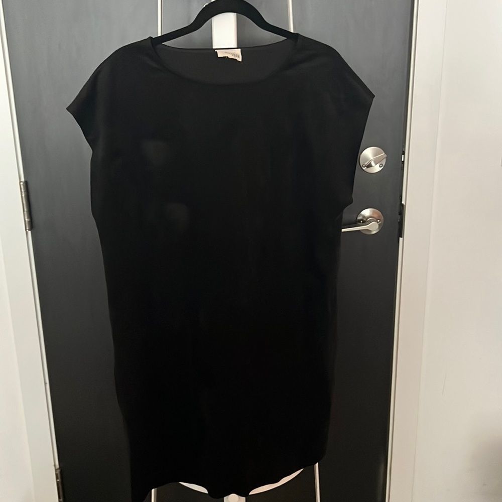 Like new aritzia Wilfred free black faux suede mini dress with pockets- medium